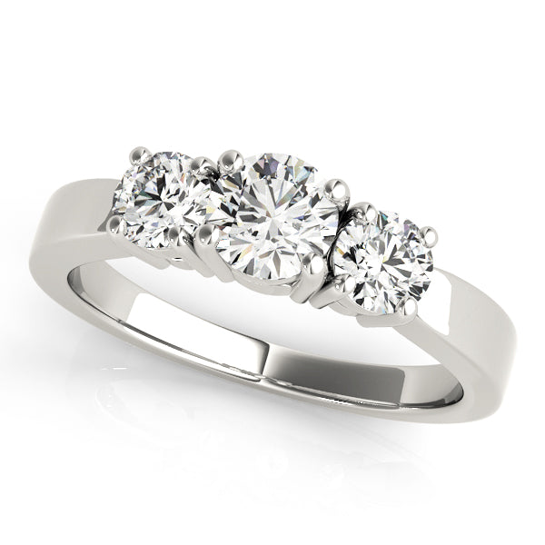 ENGAGEMENT RINGS 3 STONE ROUND