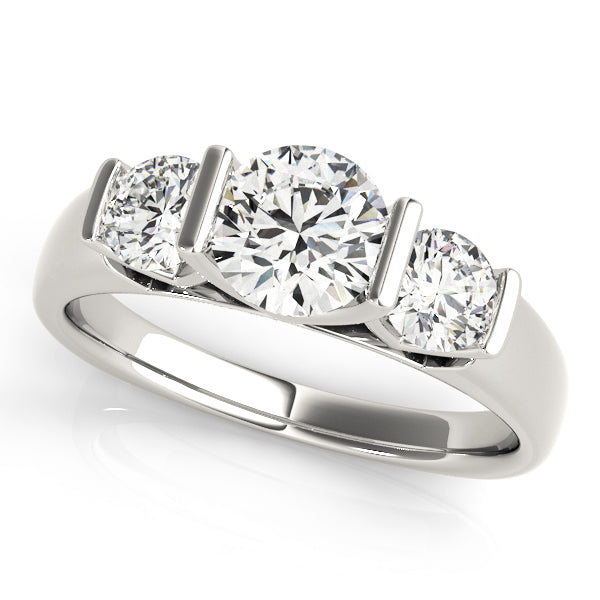 ENGAGEMENT RINGS 3 STONE ROUND