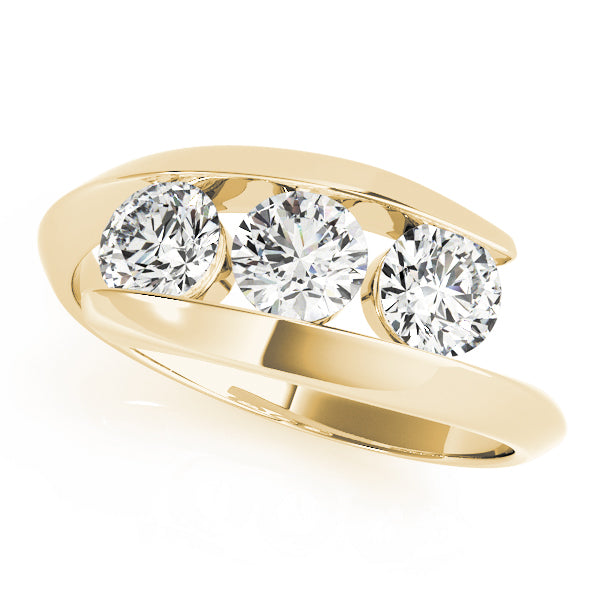 ENGAGEMENT RINGS 3 STONE ROUND