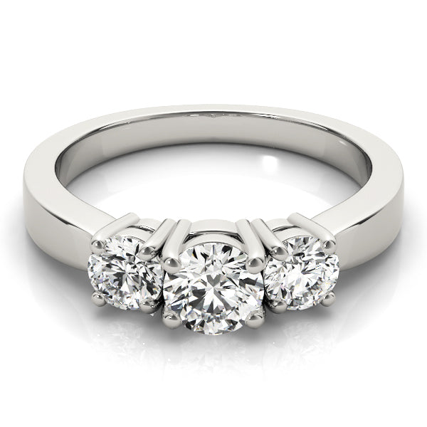 ENGAGEMENT RINGS 3 STONE ROUND